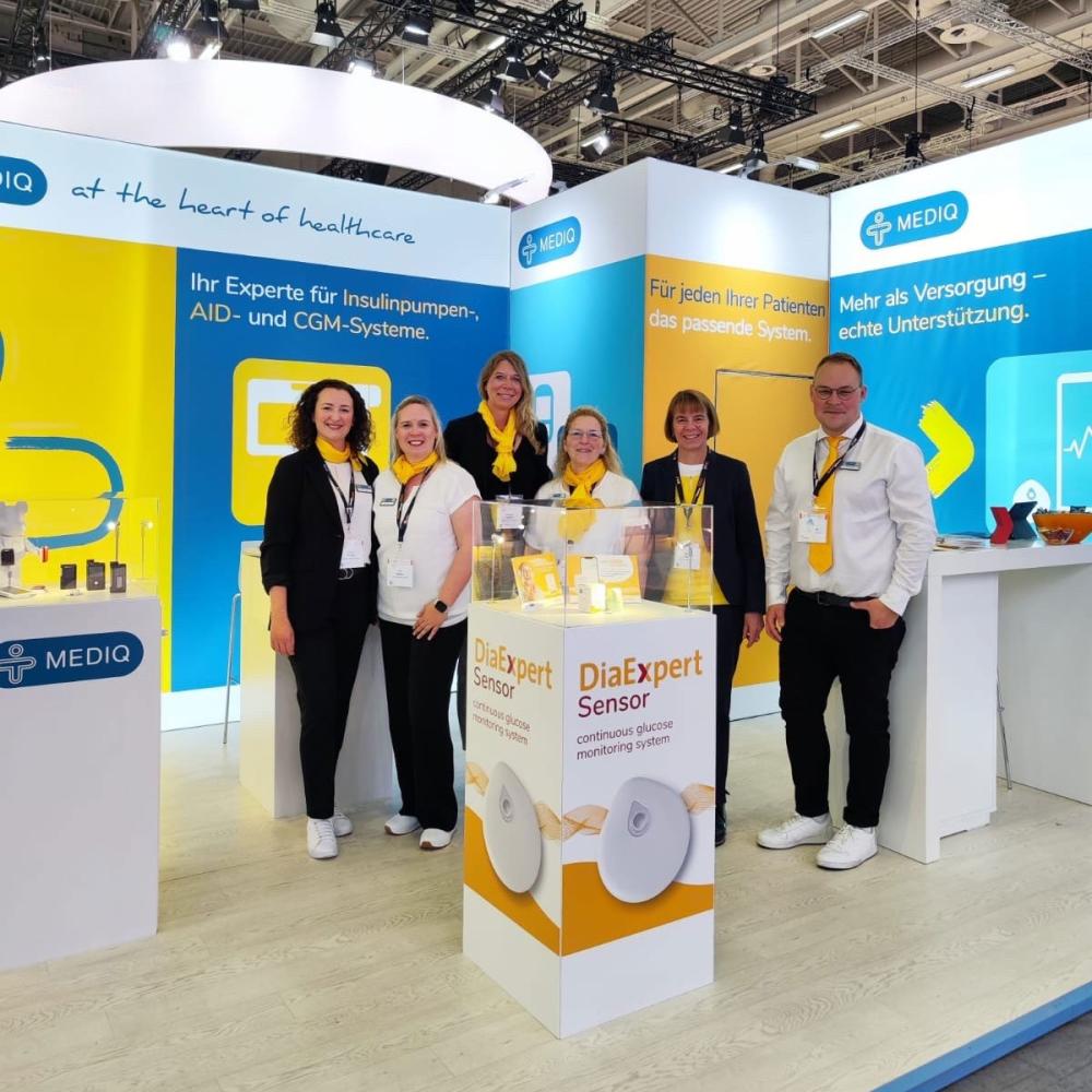Das Team von Mediq Diabetes freut sich sehr darauf, den neuen DiaExpert CGM-Sensor auf dem DDG 2025 in Berlin vorstellen zu dürfen. Das Team von Mediq Diabetes freut sich sehr darauf, den neuen DiaExpert CGM-Sensor auf dem DDG 2025 in Berlin vorstellen zu dürfen.