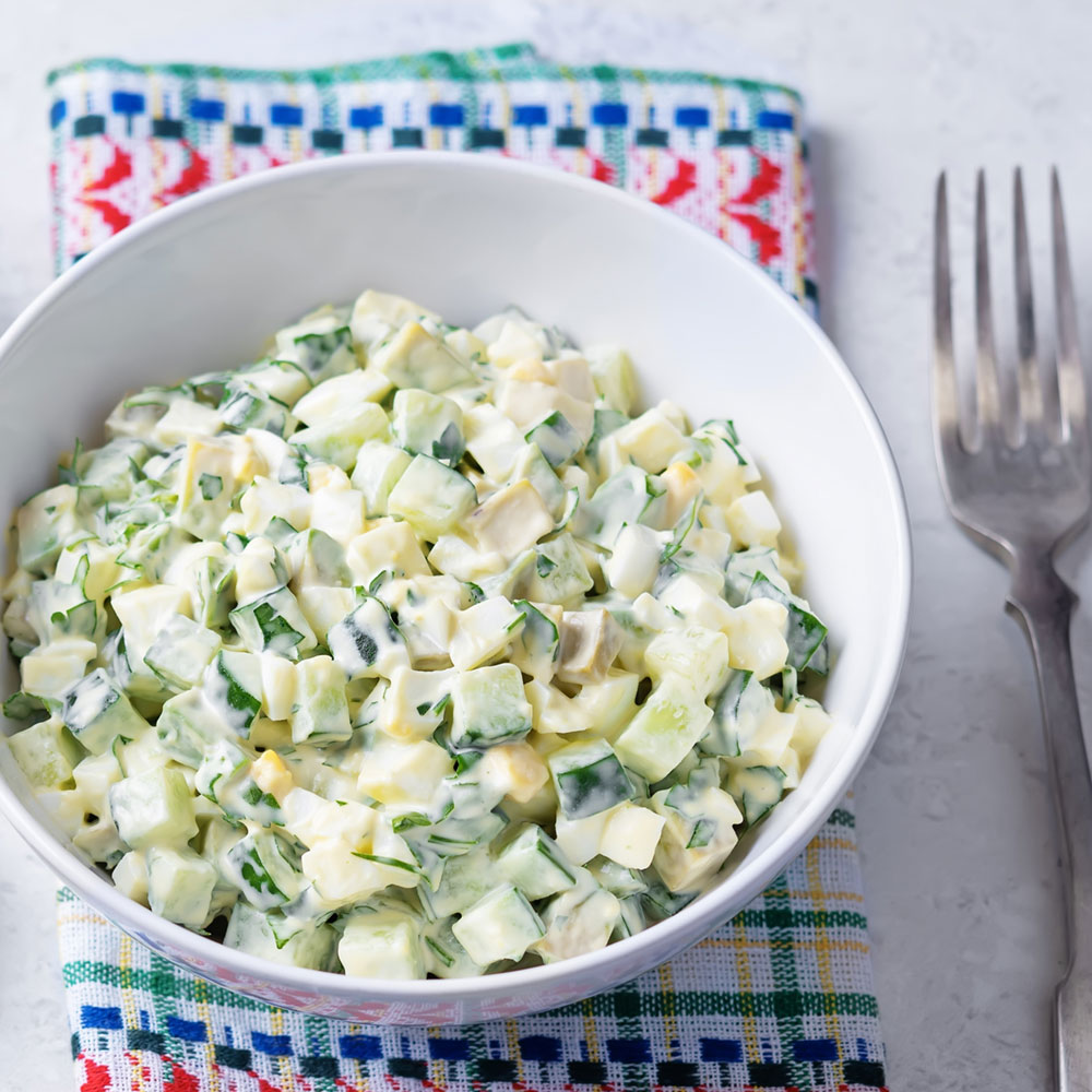 Bunter Eiersalat mit Gemüse Bunter Eiersalat mit Gemüse