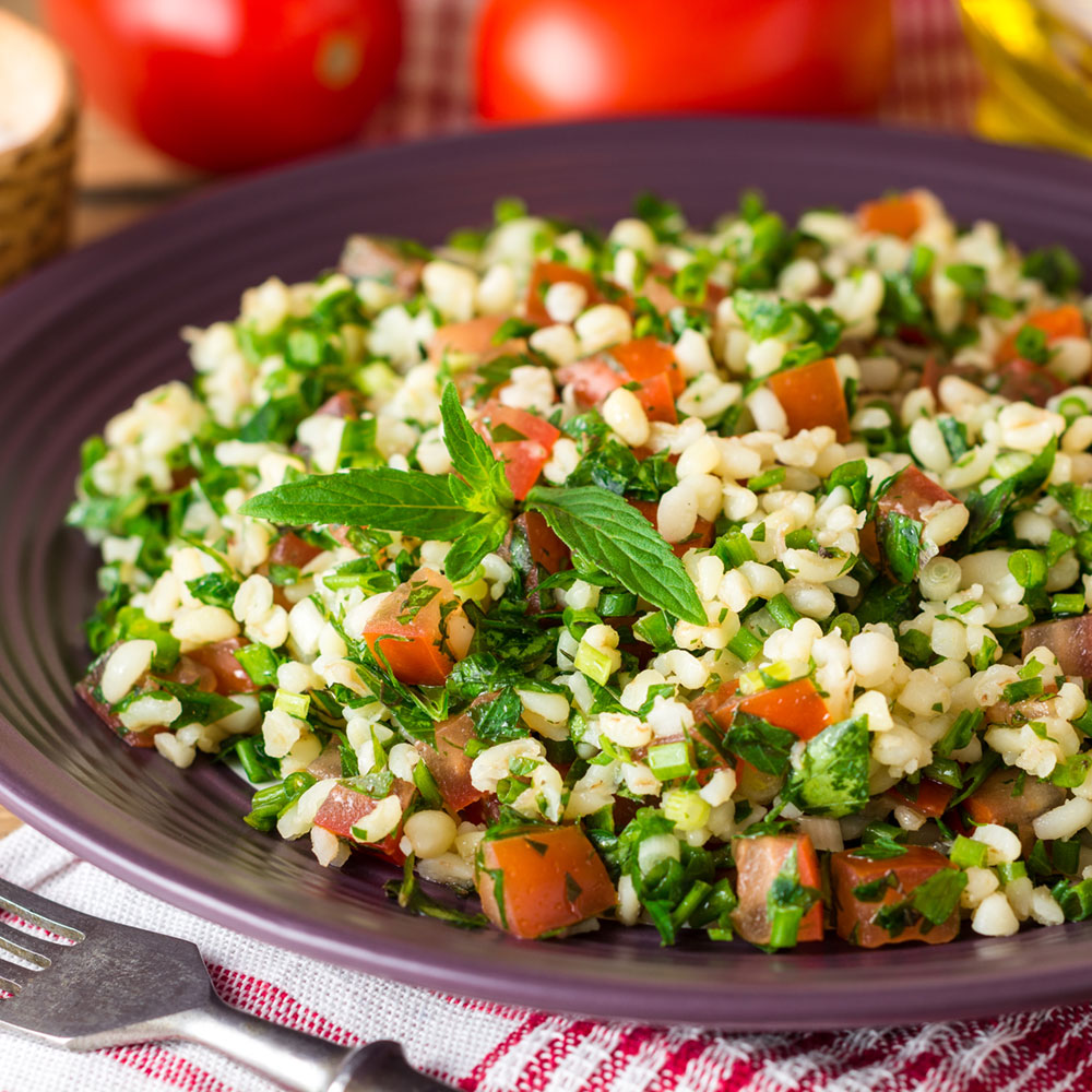 Bunter Gersten-Salat mit Lachs Bunter Gersten-Salat mit Lachs